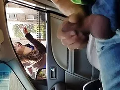 La morena distrajo a ...
