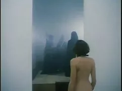 Un hombre delante de ...