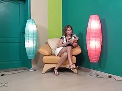 Mamá con gafas hizo  ...