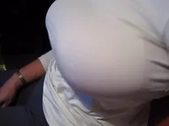 El chico lamió el co ...