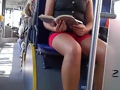 Una rubia con tatuaj ...