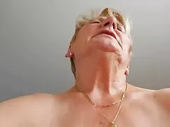 Milf tetona en vesti ...